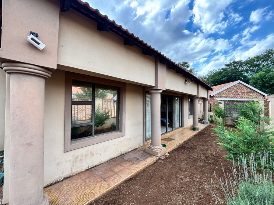 4 Bedroom Property for Sale in Mooivallei Park North West